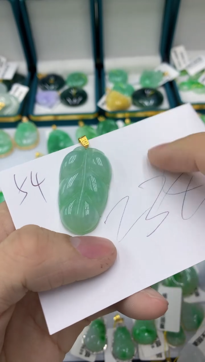 【闪购商品】翡翠颈饰18K金镶嵌11111111111