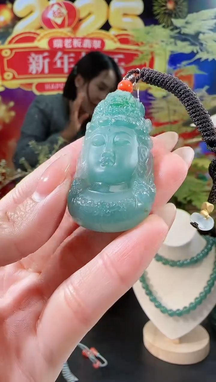 【闪购商品】翡翠吊坠(不含链)未镶嵌法相