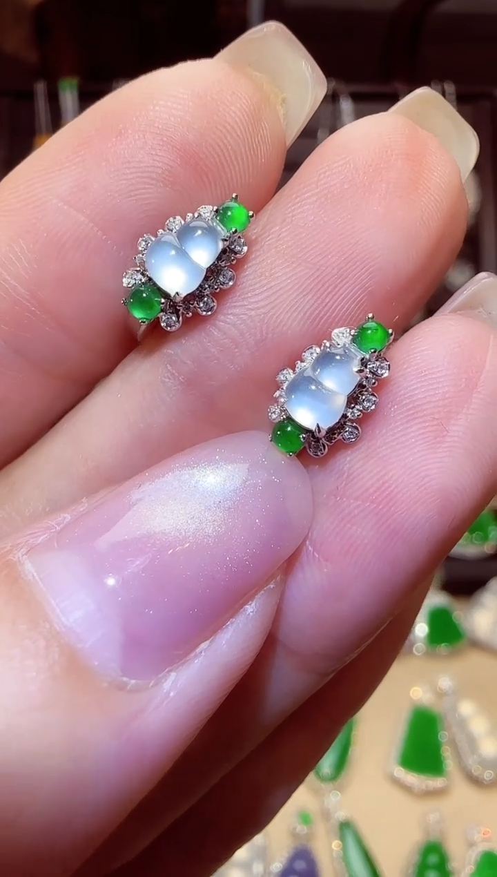 翡翠18K金镶嵌耳饰葫芦