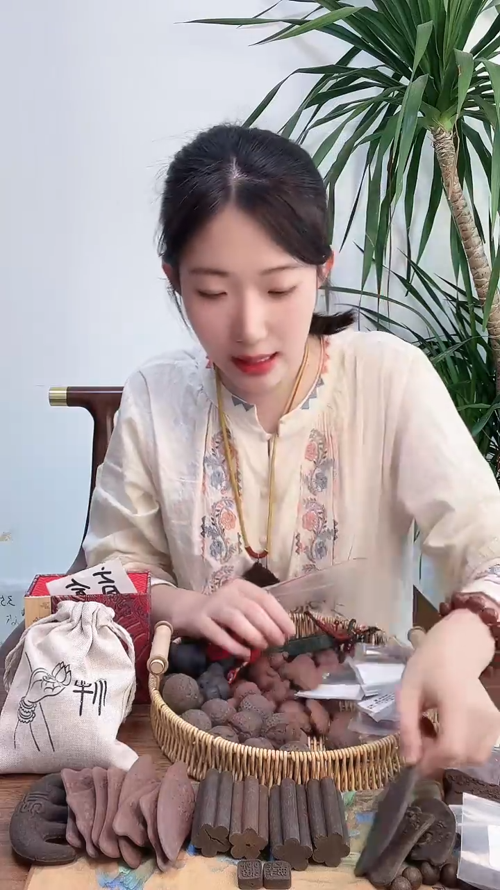 息肌香方刮痧板一个