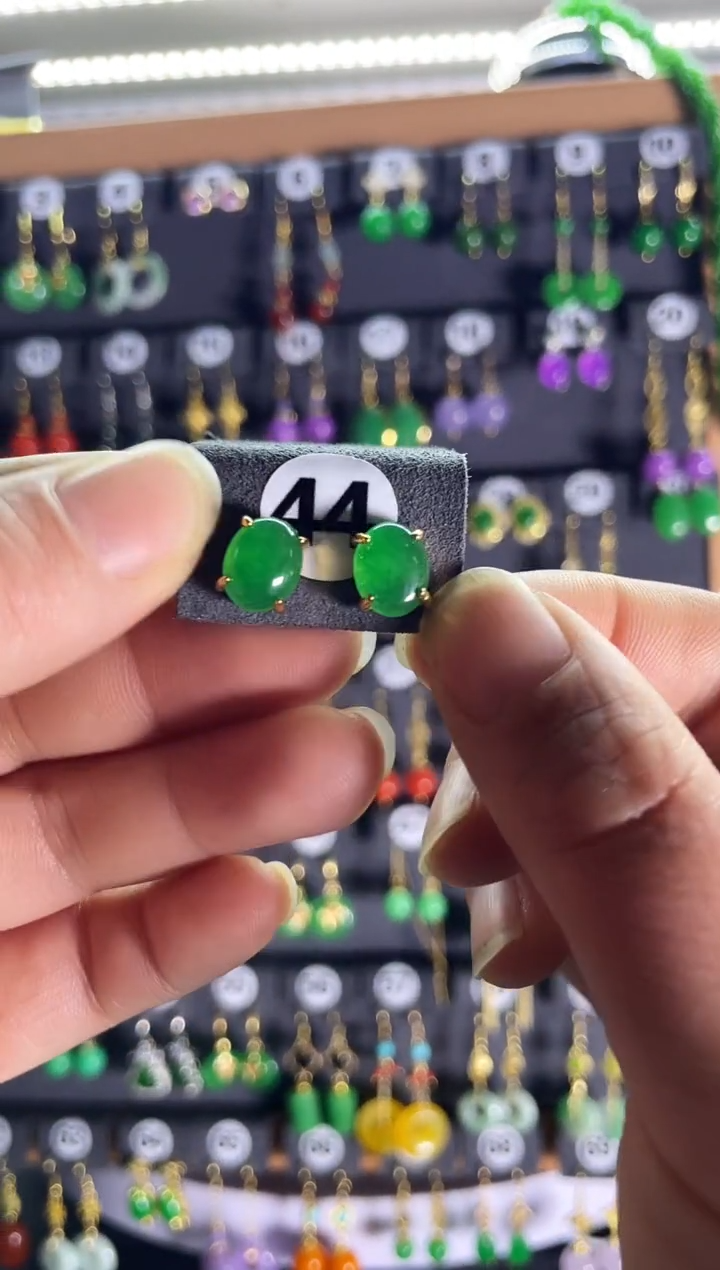 【闪购商品】翡翠耳饰银S925镶嵌44...