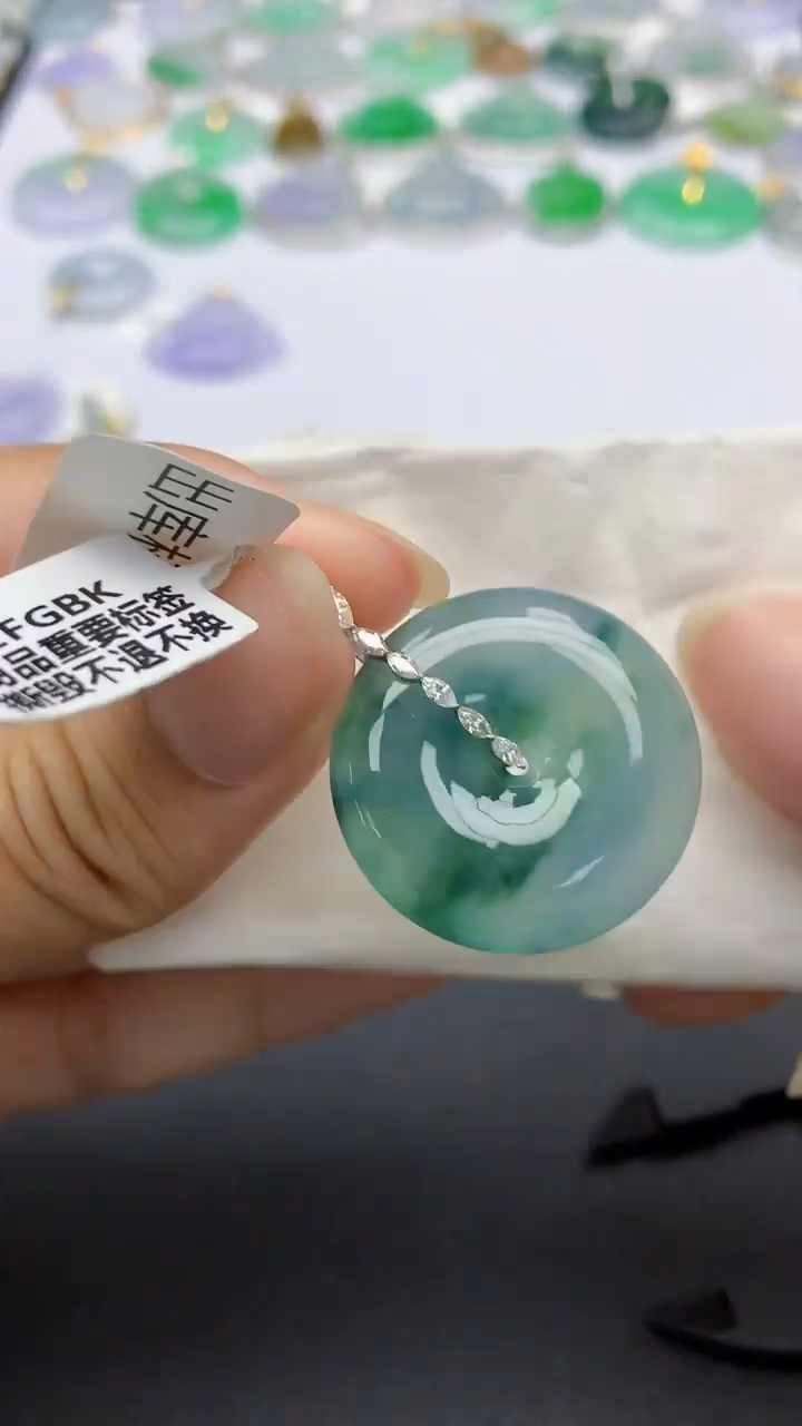 翡翠18K金镶嵌颈饰天然缅甸a货翡翠百元以上9元证书费自理