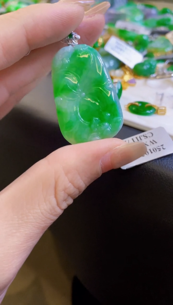 【闪购商品】定制翡翠18K金镶嵌荷叶