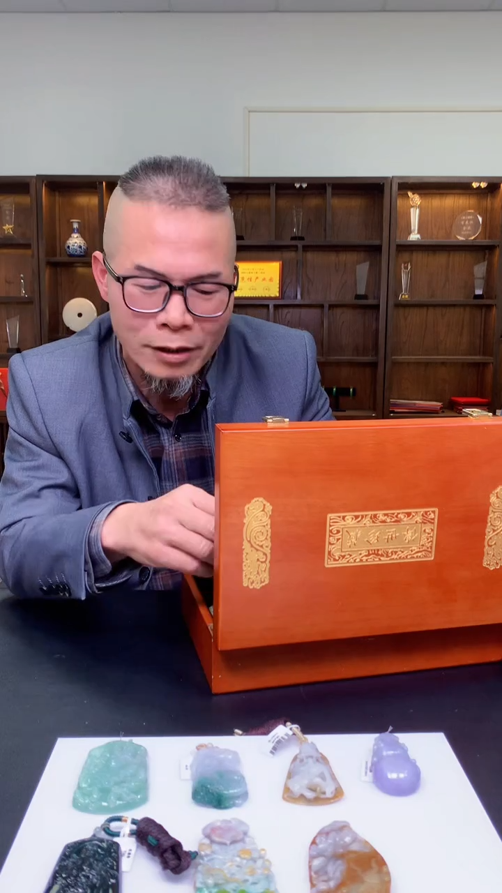 【闪购商品】定制翡翠未镶嵌8035yx-毛货挂件