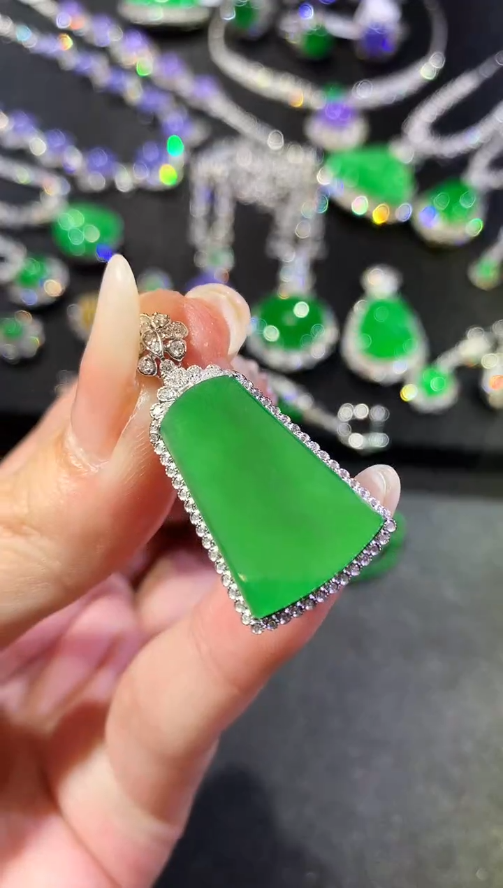 【闪购商品】翡翠吊坠(不含链)18K金镶嵌41-无事牌