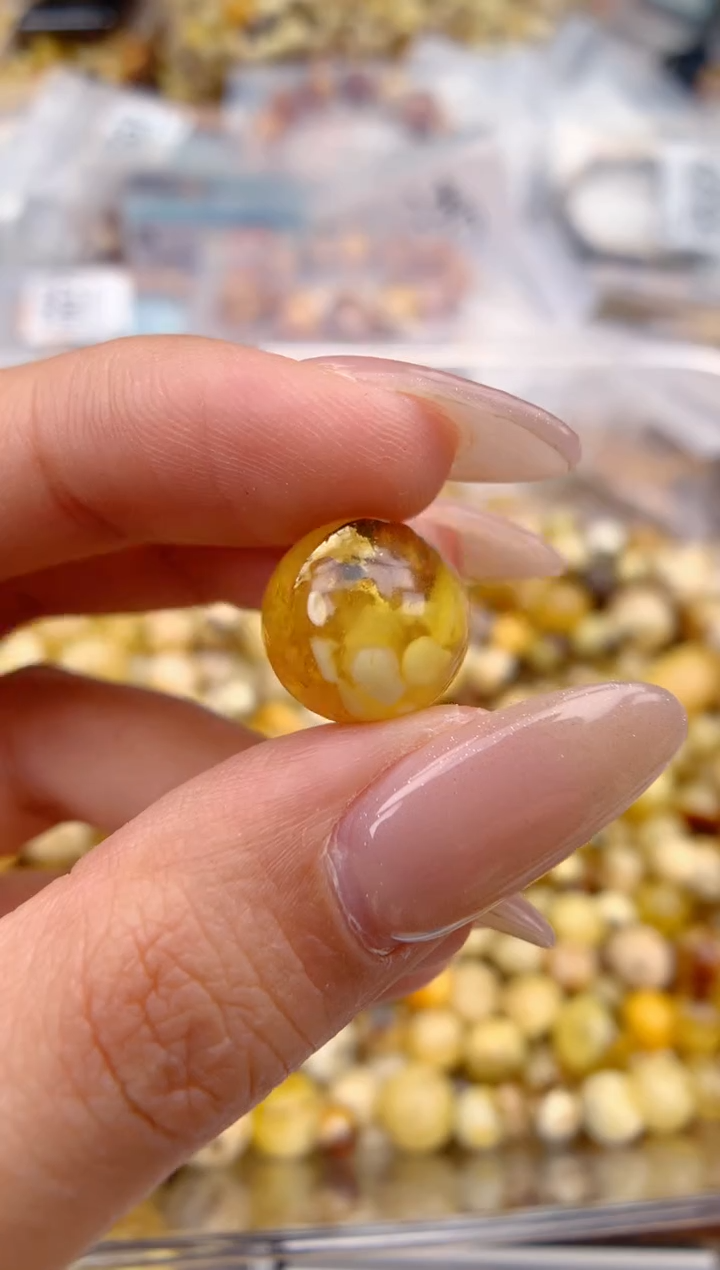 蜜蜡未镶嵌珠宝奇石55