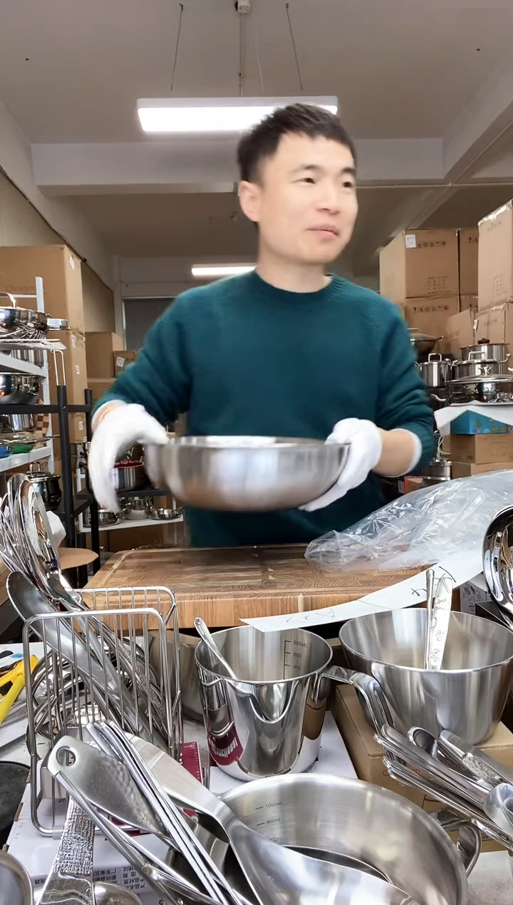 A23 微瑕26cm龙虾盆