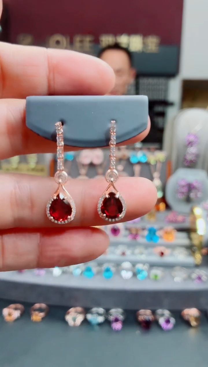 银S925镶嵌耳钉石榴石石榴石耳钉