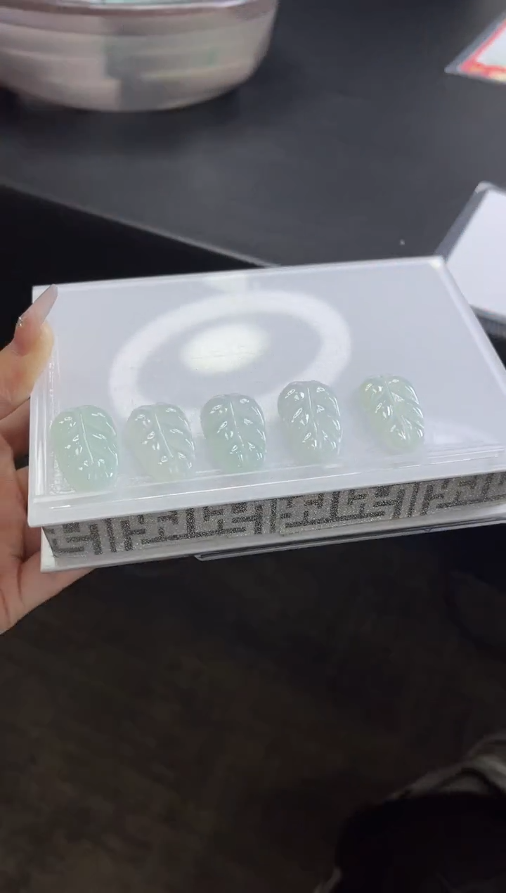 【闪购商品】翡翠颈饰未镶嵌H7多样性发一件/配绳子