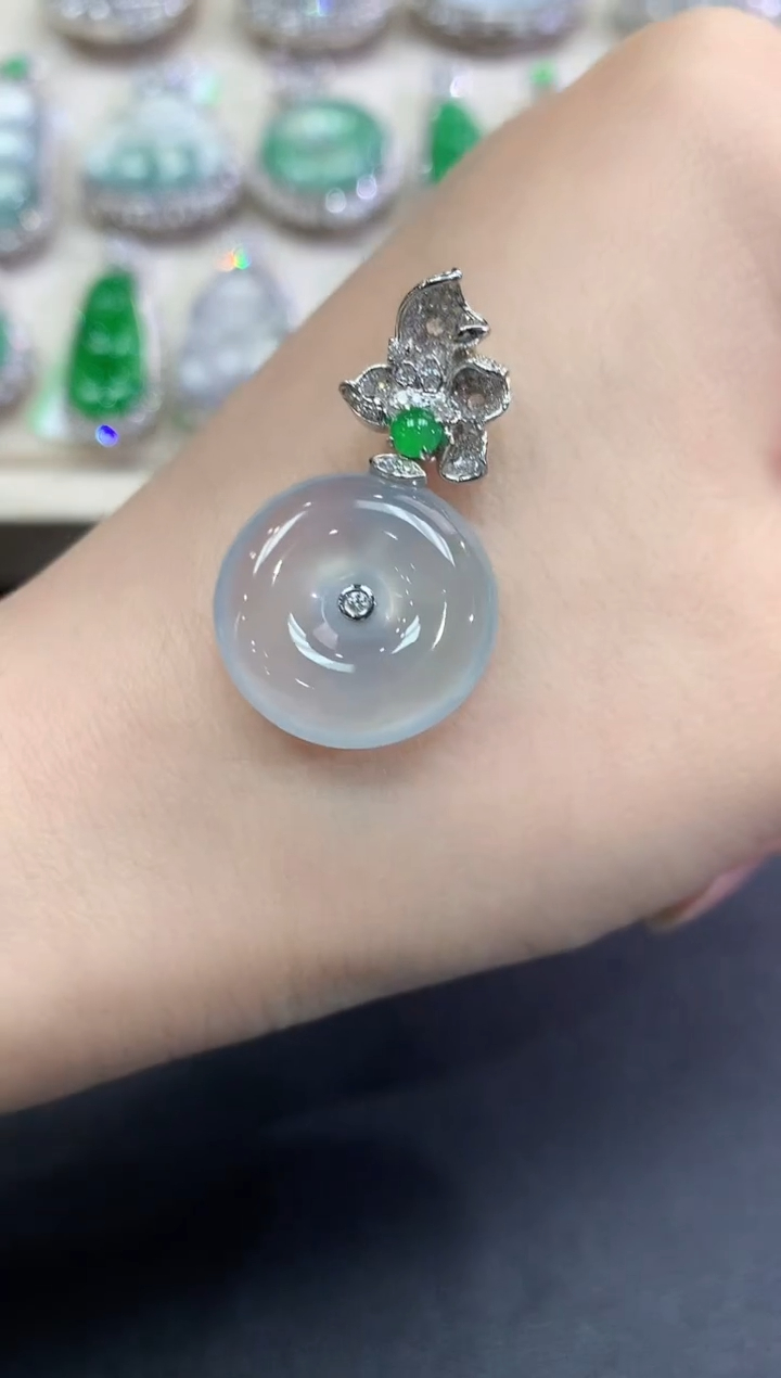 【闪购商品】翡翠颈饰18K金镶嵌C36       