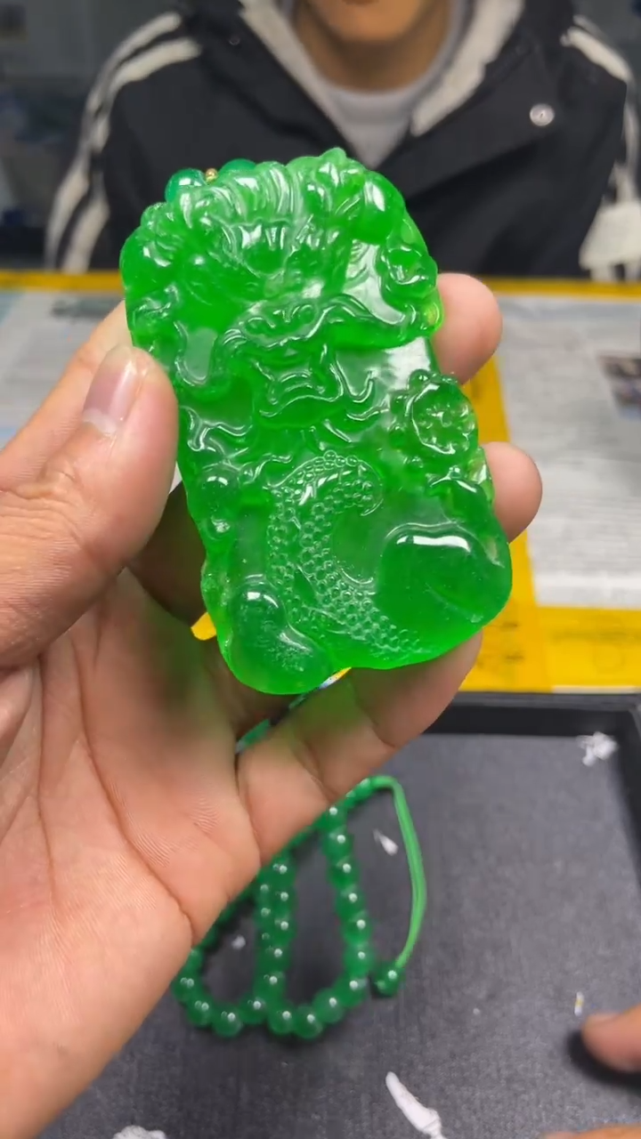 时尚精美高端吊坠龙牌106