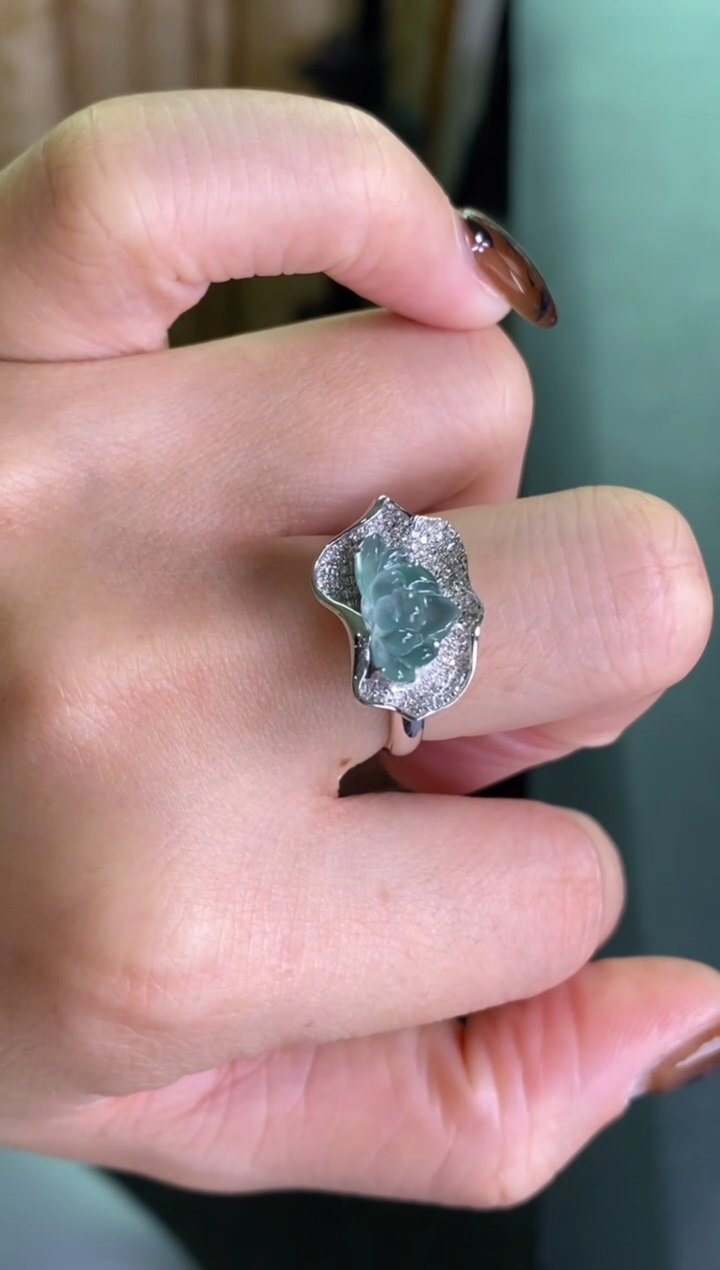 颈饰18K金镶嵌翡翠18836