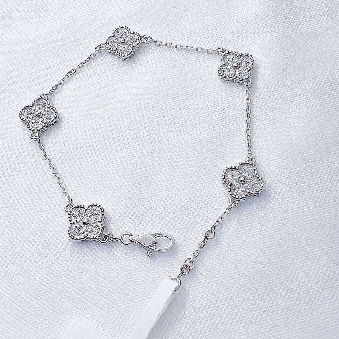 莫桑石铂金PT950四叶草五花轻奢手链    抖音基地质检发货