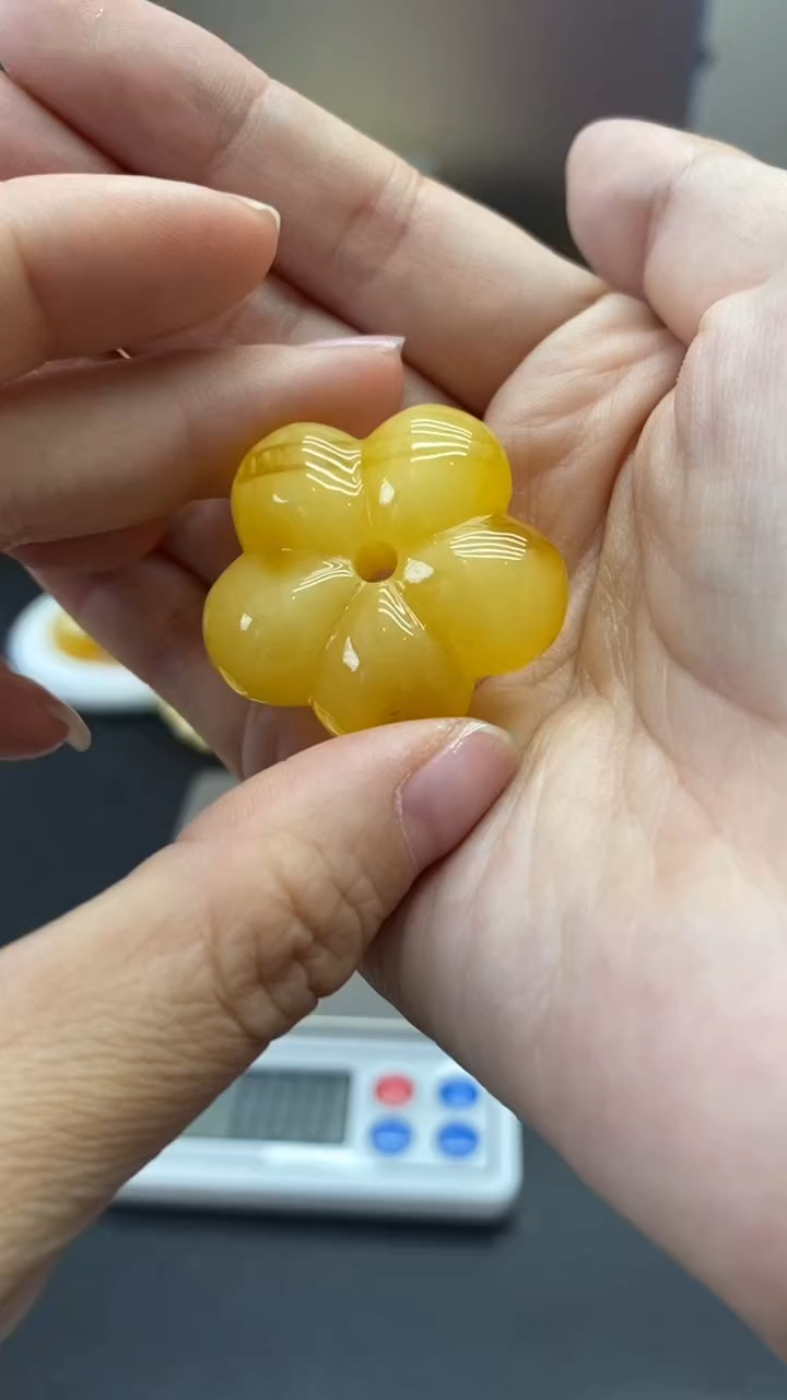 琥珀未镶嵌珠宝奇石2537