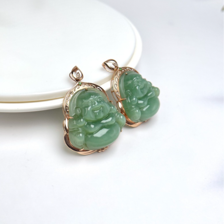 石惑珠宝%和田玉佛公吊坠%多样性发一