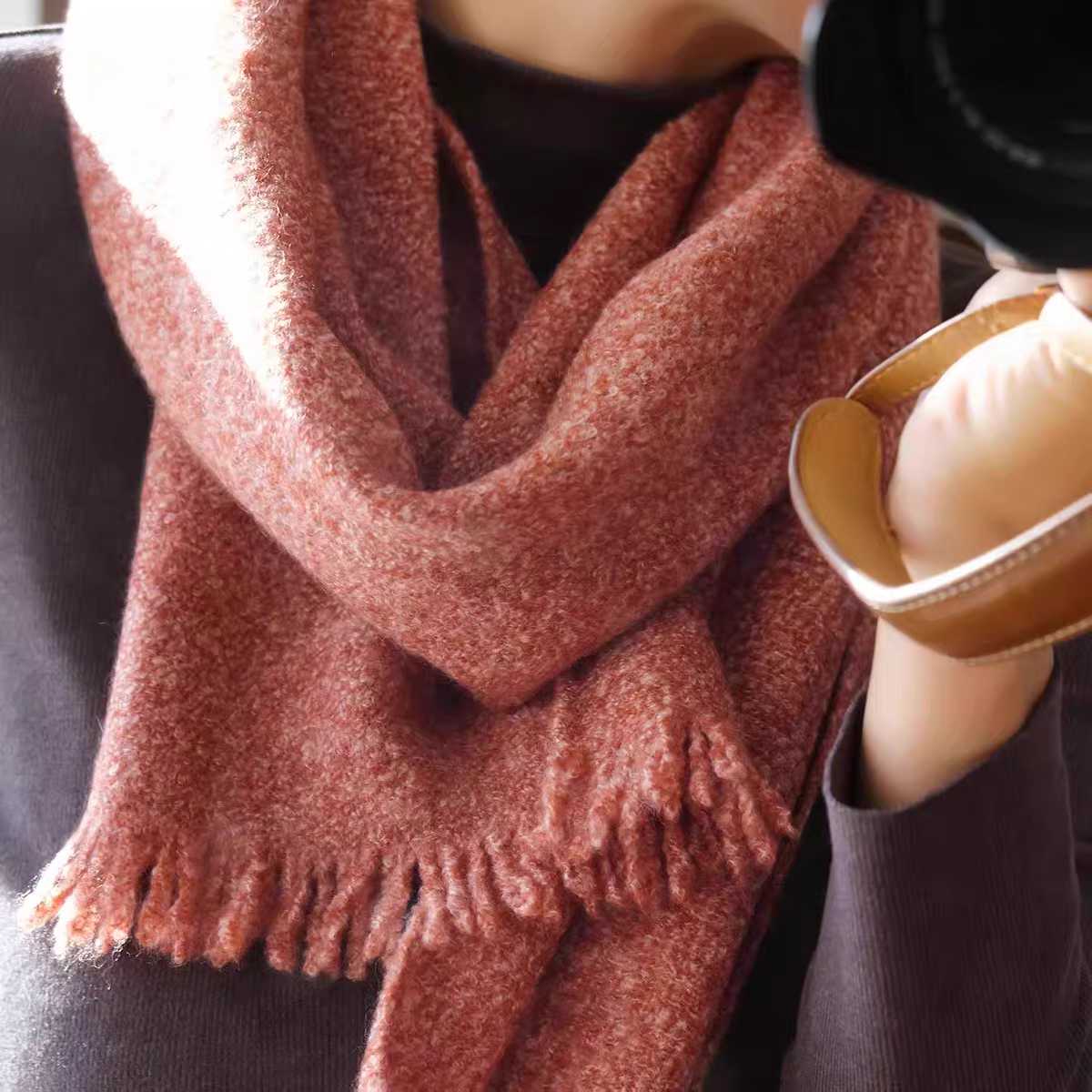 秋冬新款韩版仿羊绒保暖百搭流苏围巾披肩两用款女