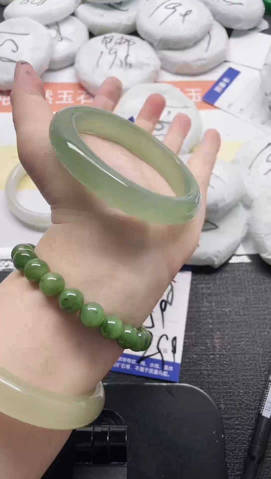 未镶嵌手镯石英质玉188-59