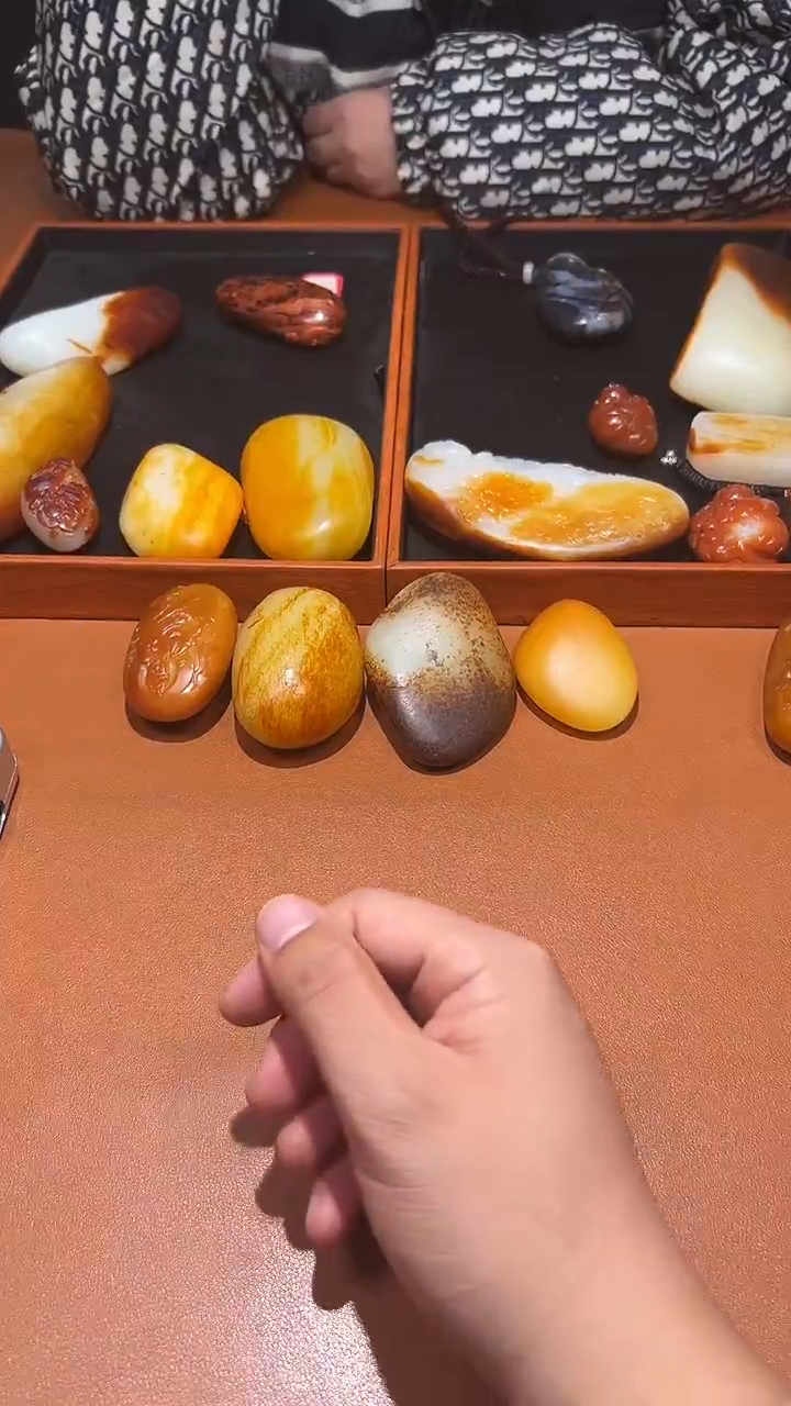 未镶嵌和田玉把件文***。和田玉