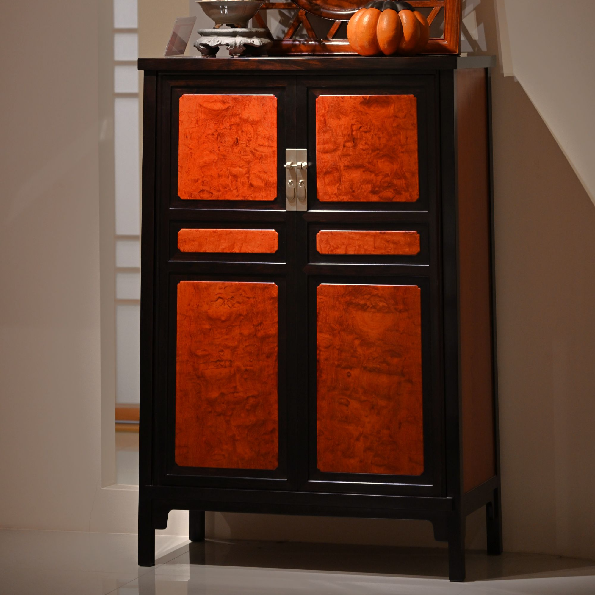 紫光檀镶嵌缅甸花梨 圆角柜