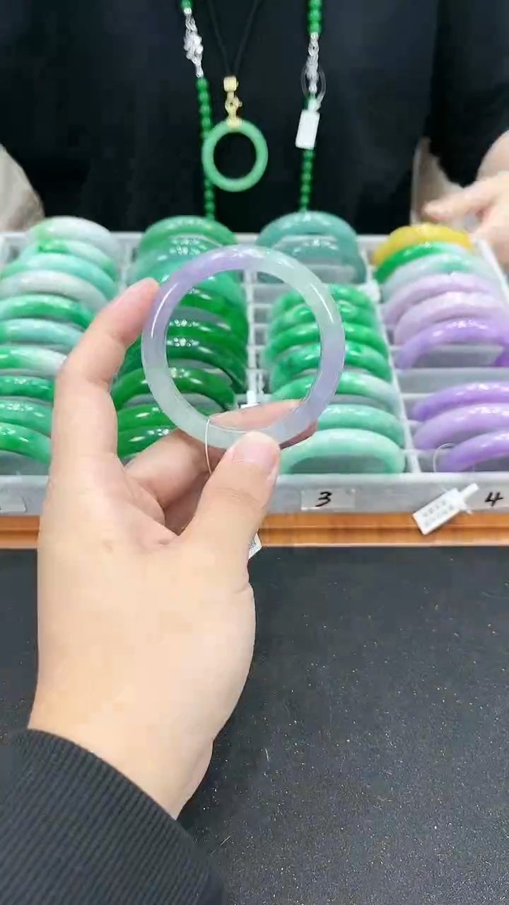 【闪购商品】砖雕s142 冰春带彩手镯 圈口56