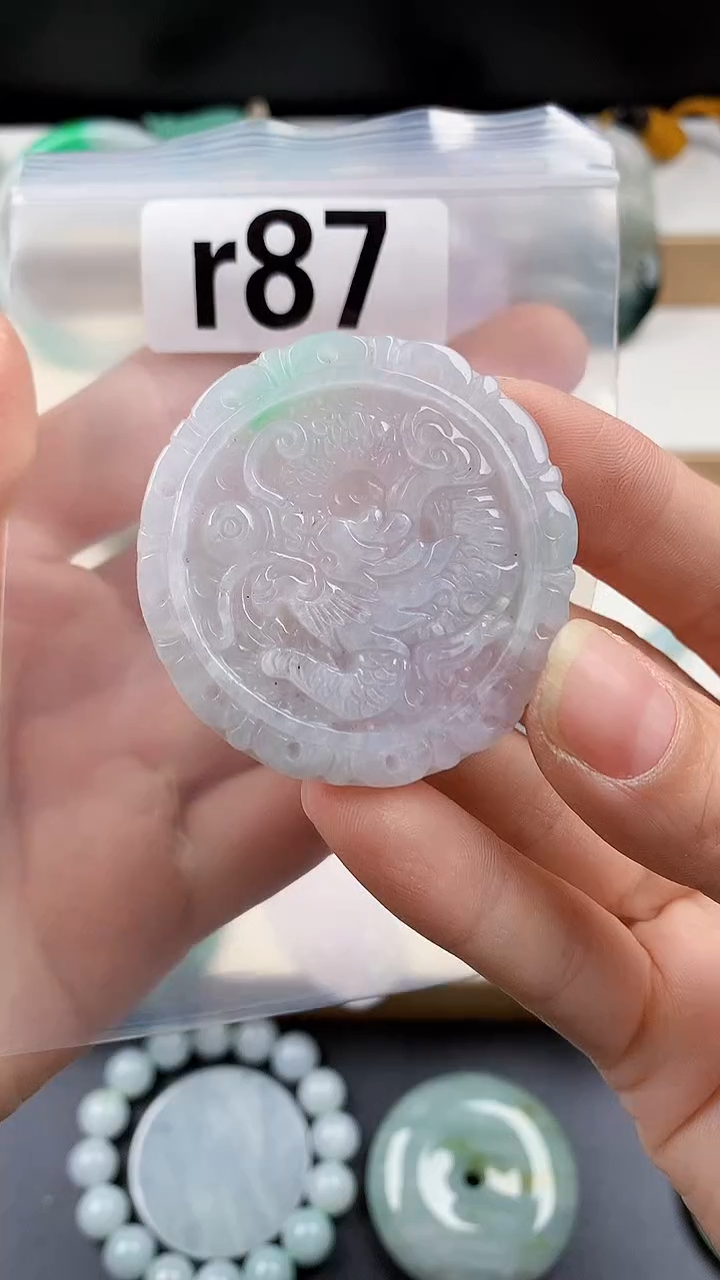 颈饰未镶嵌翡翠天然翡翠吊坠挂件