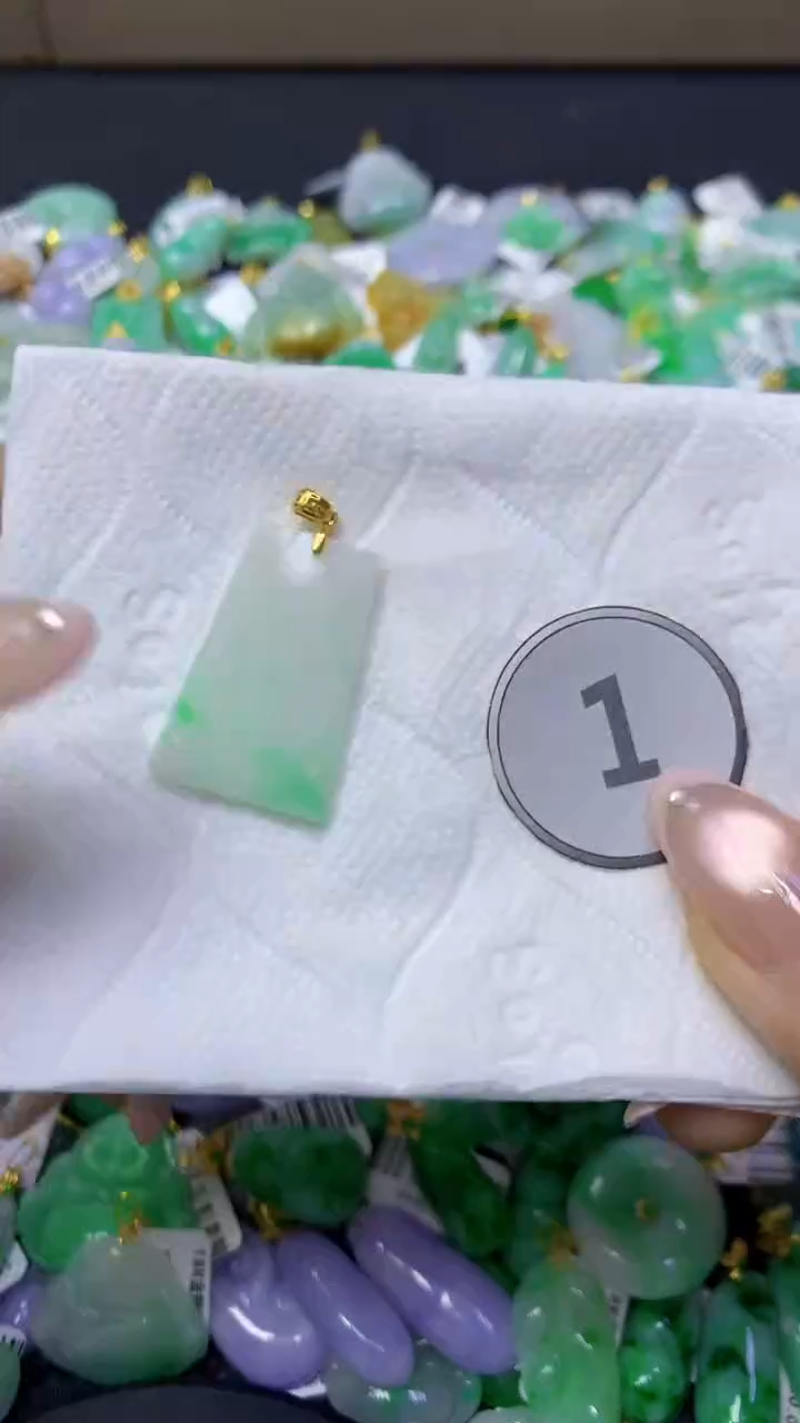 颈饰未镶嵌翡翠天然缅甸翡翠A货