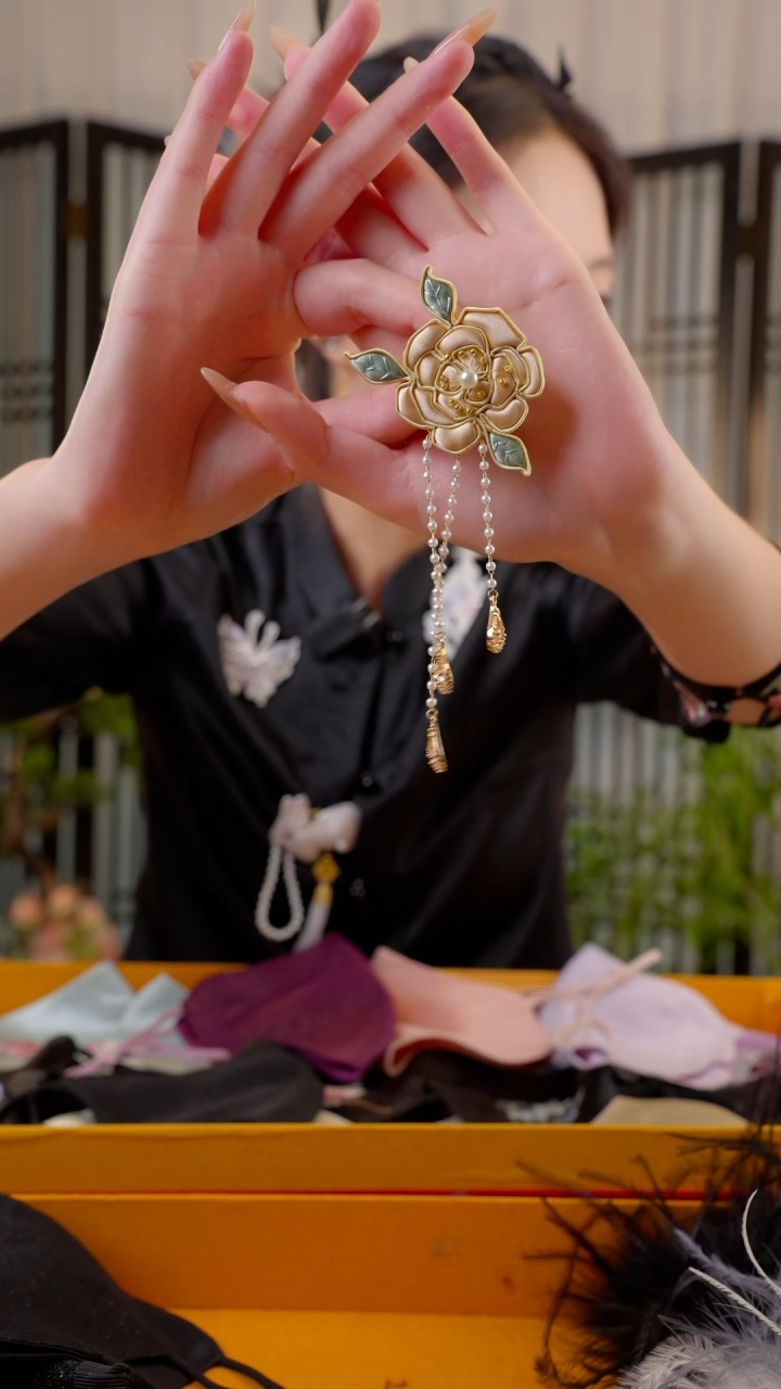 织绣秋*妹a423胸针山茶花