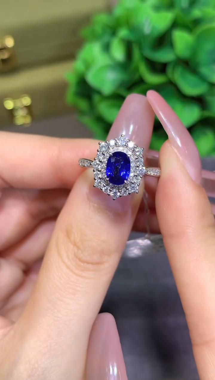 戒指蓝宝石18K金镶嵌1.01CT