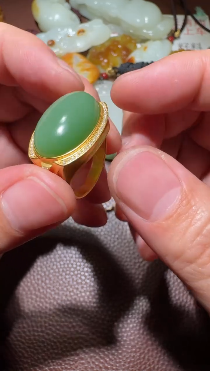【闪购商品】和田玉戒指18K金镶嵌和田玉