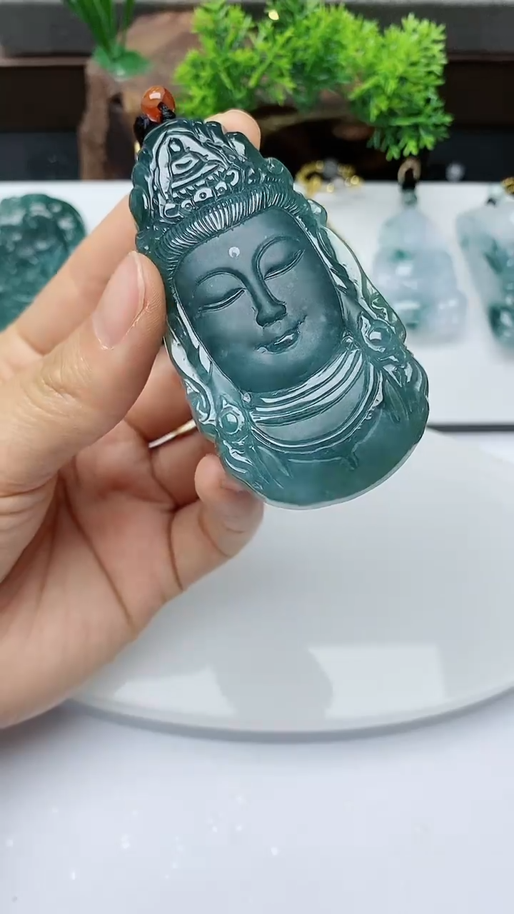 【闪购商品】翡翠颈饰未镶嵌         