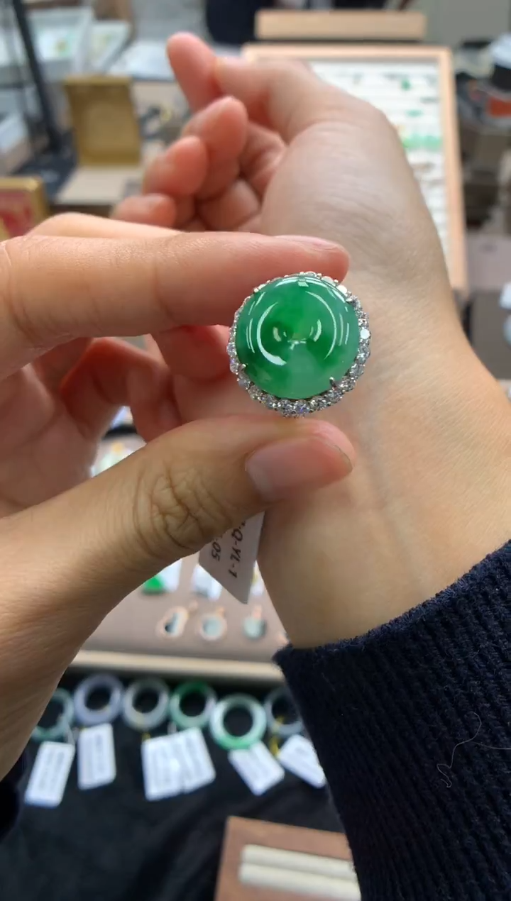 颈饰银S925镶嵌翡翠戒指