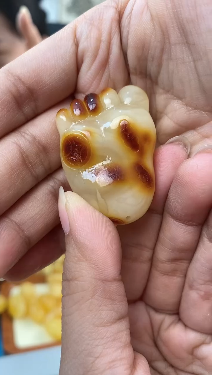 【闪购商品】蜜蜡裸石未镶嵌天然琥珀蜜蜡雕刻件