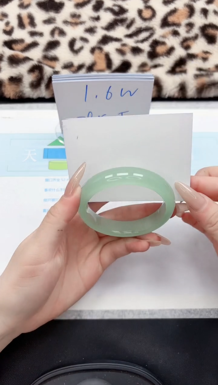 【闪购商品】石英质玉手镯未镶嵌147-56