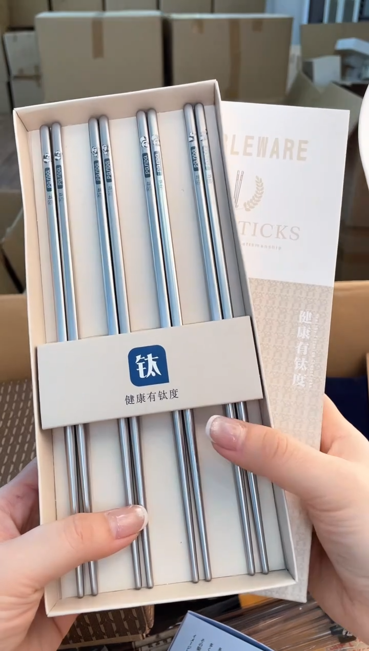 纯钛小**蝶如图所示 米妮甄选