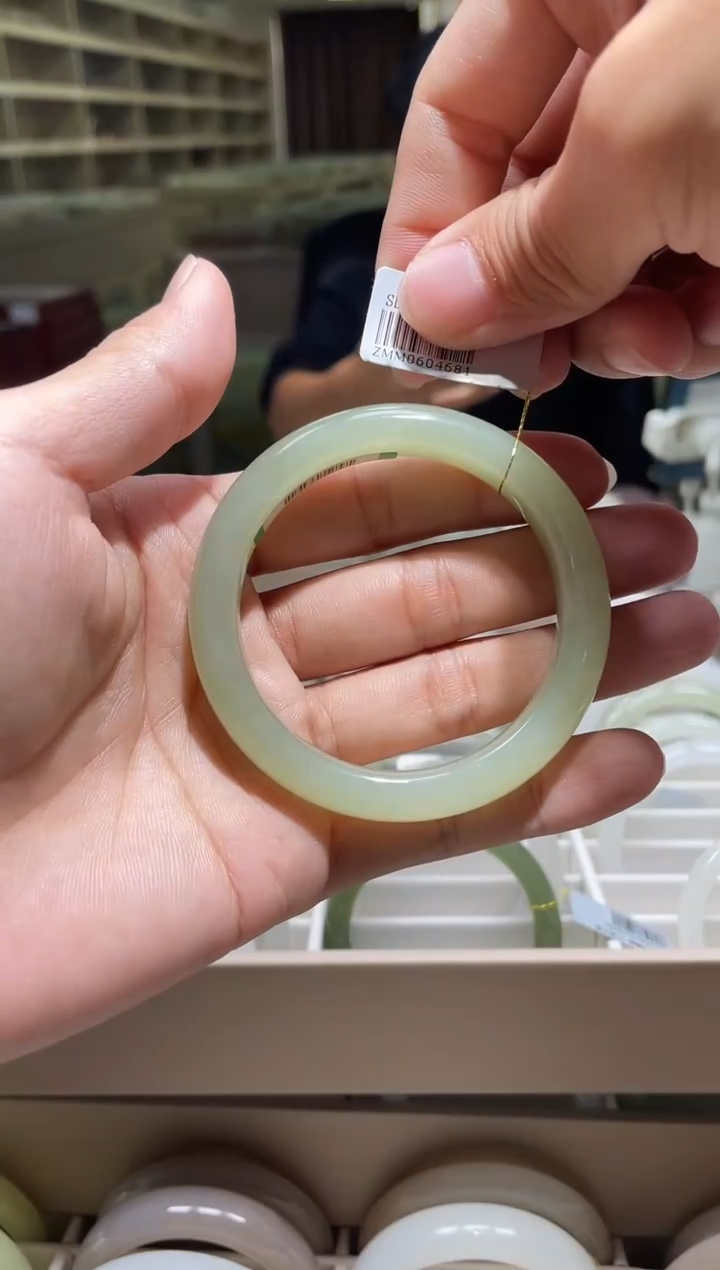 未镶嵌手镯和田玉52-53圈口 4681