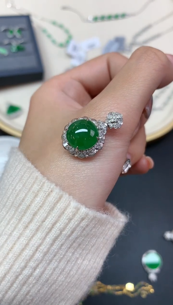 【闪购商品】翡翠吊坠(不含链)18K金镶嵌吊坠A242|8800