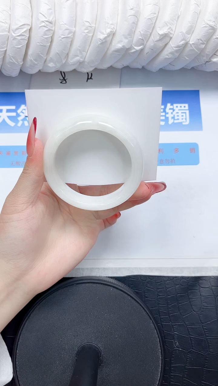 和田玉手镯未镶嵌126-52