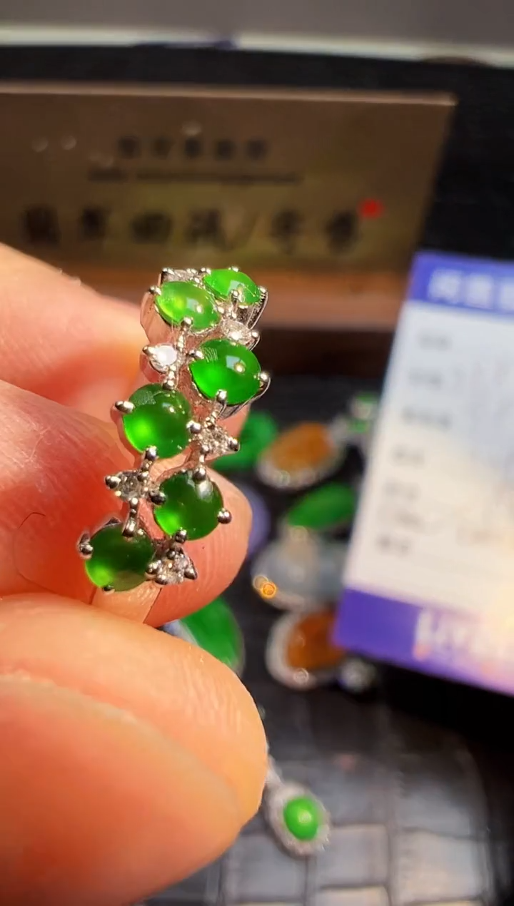 【闪购商品】翡翠戒指18K金镶嵌翡翠回流