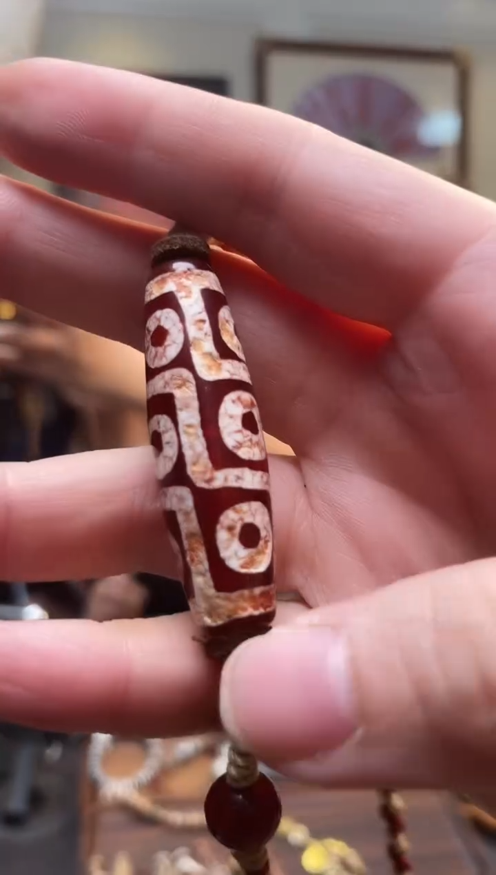 【闪购商品】椰蒂吊坠0202-30龙鳞凤血9眼项链