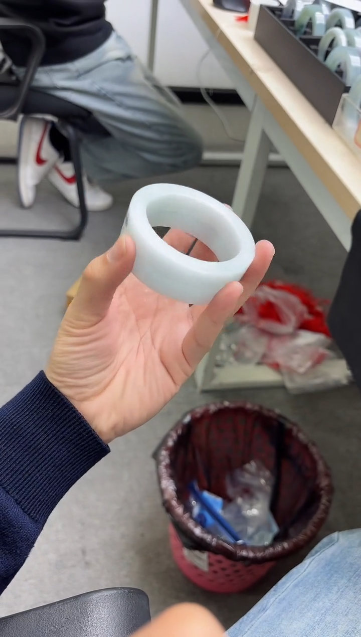 未镶嵌手镯定制翡翠小*手镯