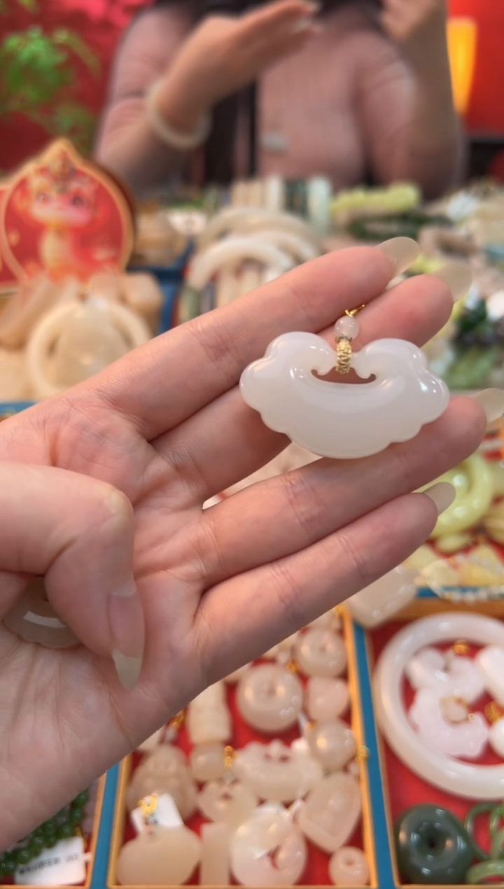 【闪购商品】和田玉吊坠未镶嵌白玉大号如意锁