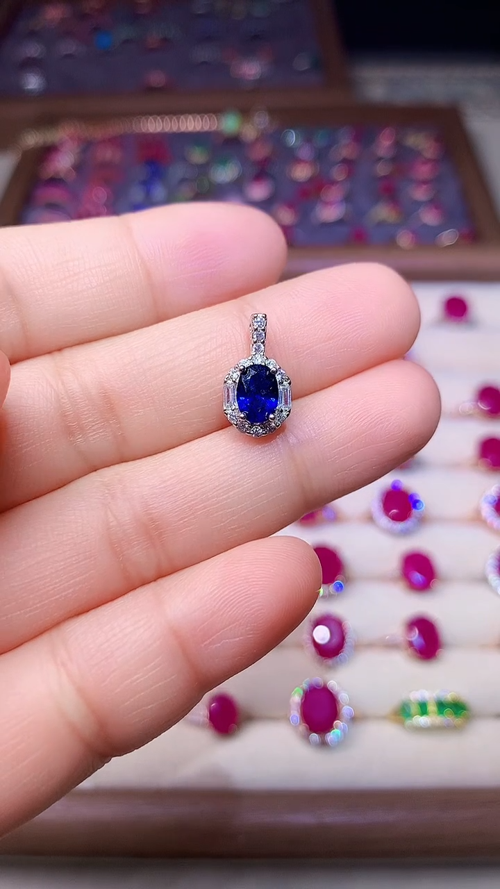 【闪购商品】蓝宝石吊坠(不含链)银S925镶嵌....
