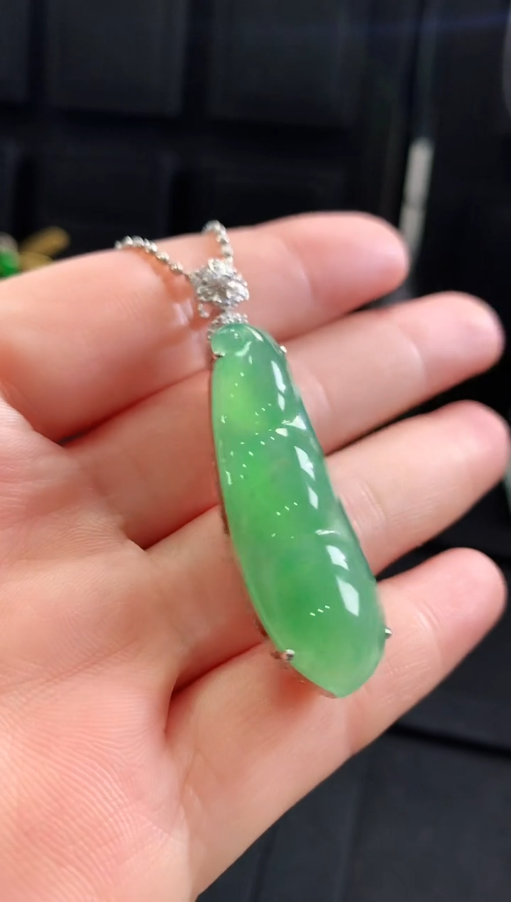 【闪购商品】翡翠吊坠(不含链)18K金镶嵌吊坠