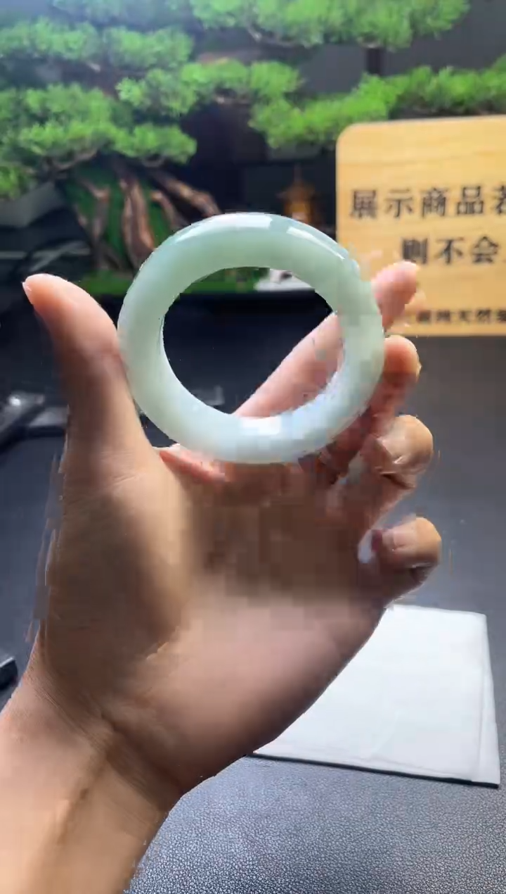 未镶嵌毛胚定制翡翠嫣**兮发一件