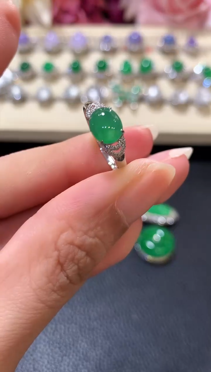 18K金镶嵌戒指翡翠z48  