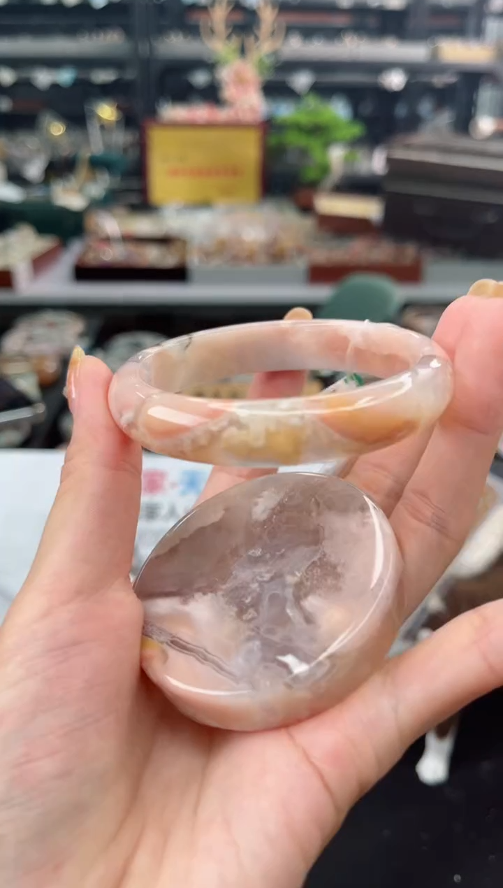 【闪购商品】石英质玉手镯未镶嵌58圈口（赠品镯心）6444042