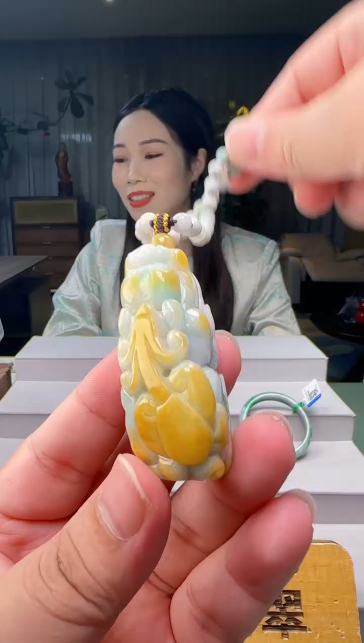 吊坠(赠链)未镶嵌翡翠ZM@@60B7J19568L