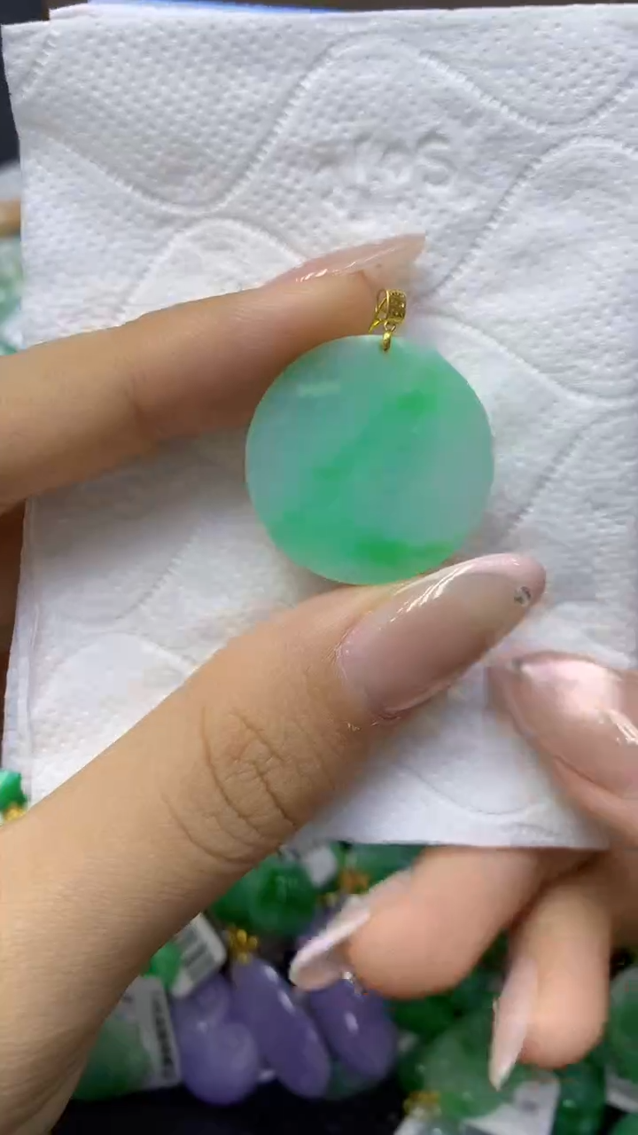 颈饰18K金镶嵌翡翠天然缅甸翡翠A货