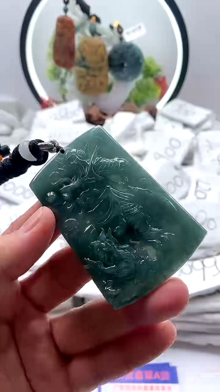 【闪购商品】翡翠颈饰未镶嵌关公【品质一般介意慎拍】