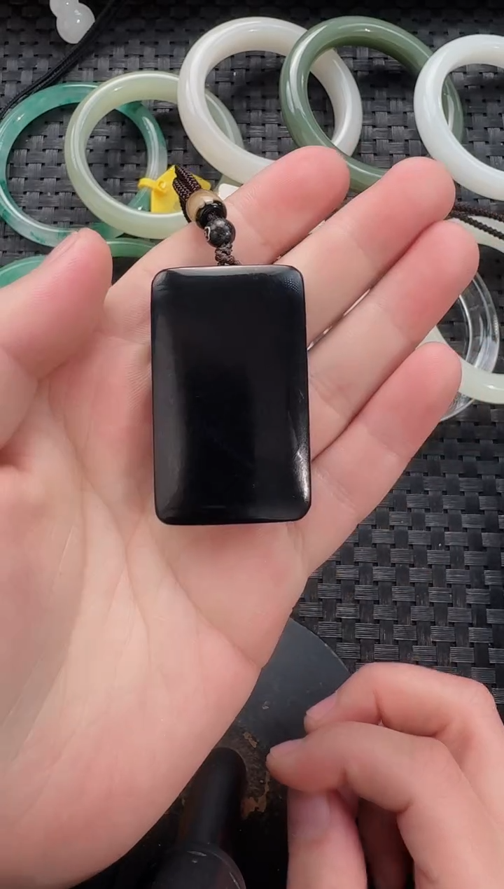 颈饰未镶嵌和田玉无事牌